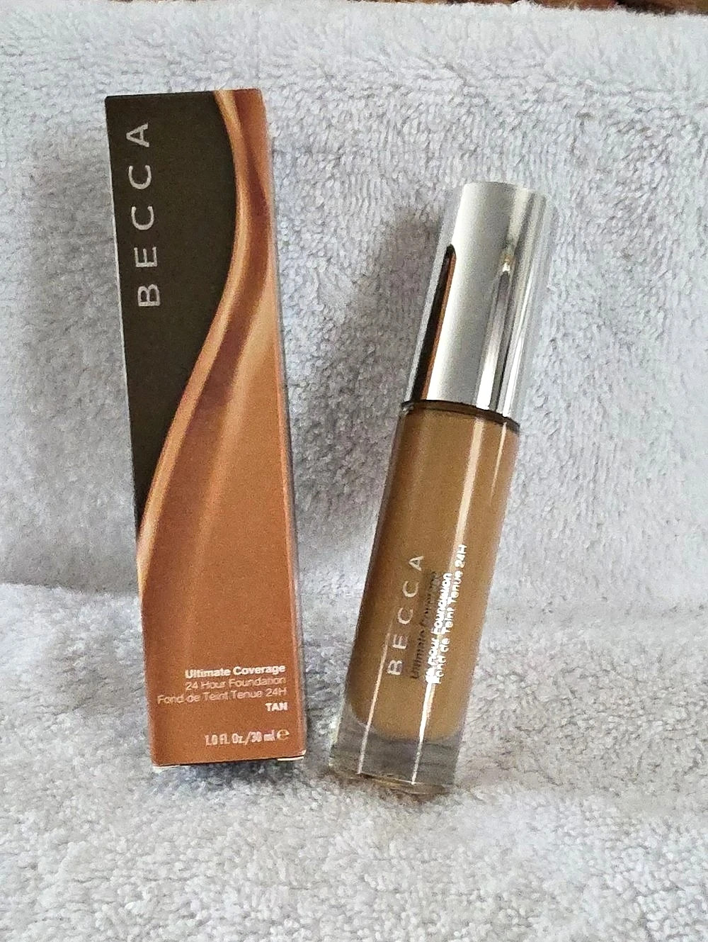 Becca Ultimate Coverage Tan 24 Hour Foundation in Brown NWT